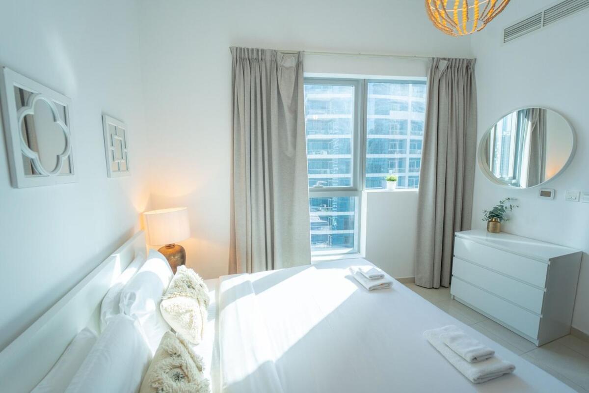 Aws Holiday Homes - Prime Apartment Near The Beach Dubai Buitenkant foto